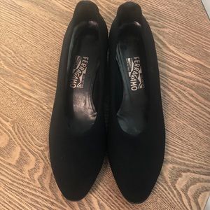 Like New! Ferragamo Balmy low wedges.